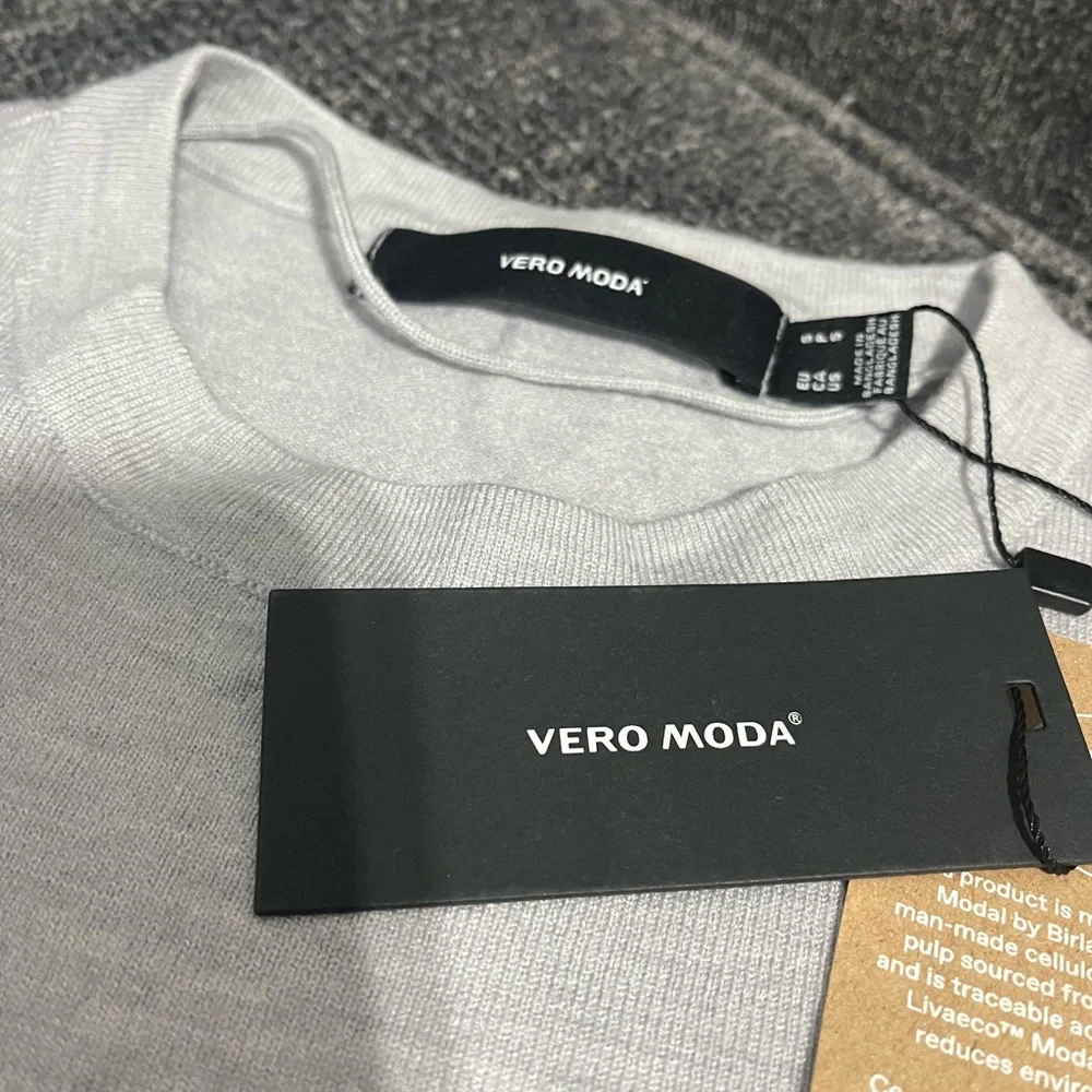 Vero Moda Light Gray Top